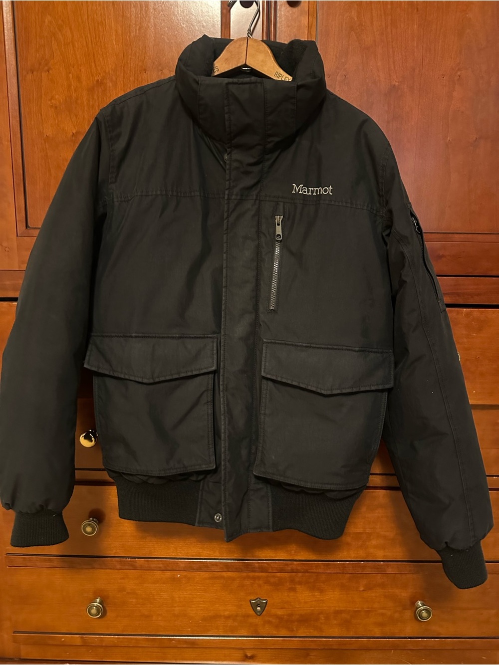 Marmot Men's Black Insulated Jacket - size
Small
